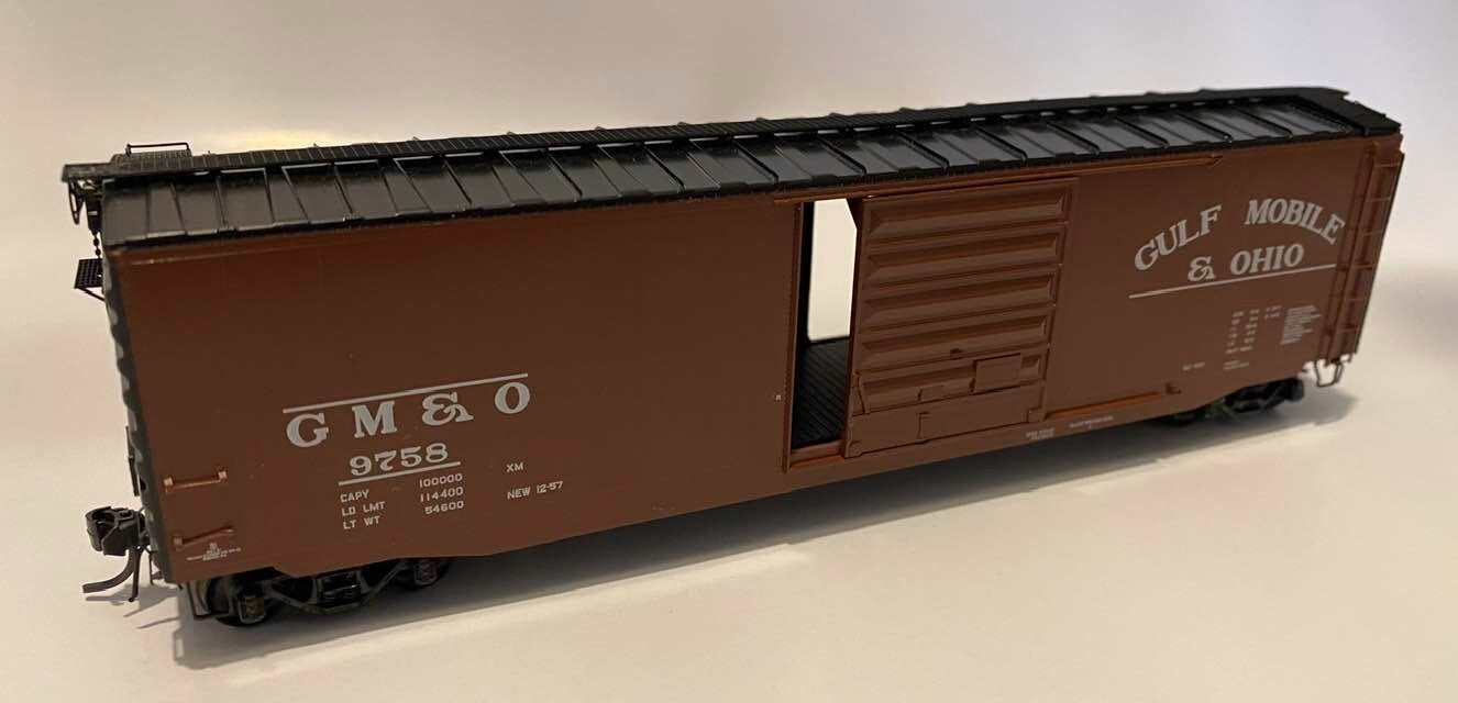 Kadee HO scale model boxcar - Kadee 50' PS-1 Boxcar Gulf Mobile & Ohio #9758 HO Scale !