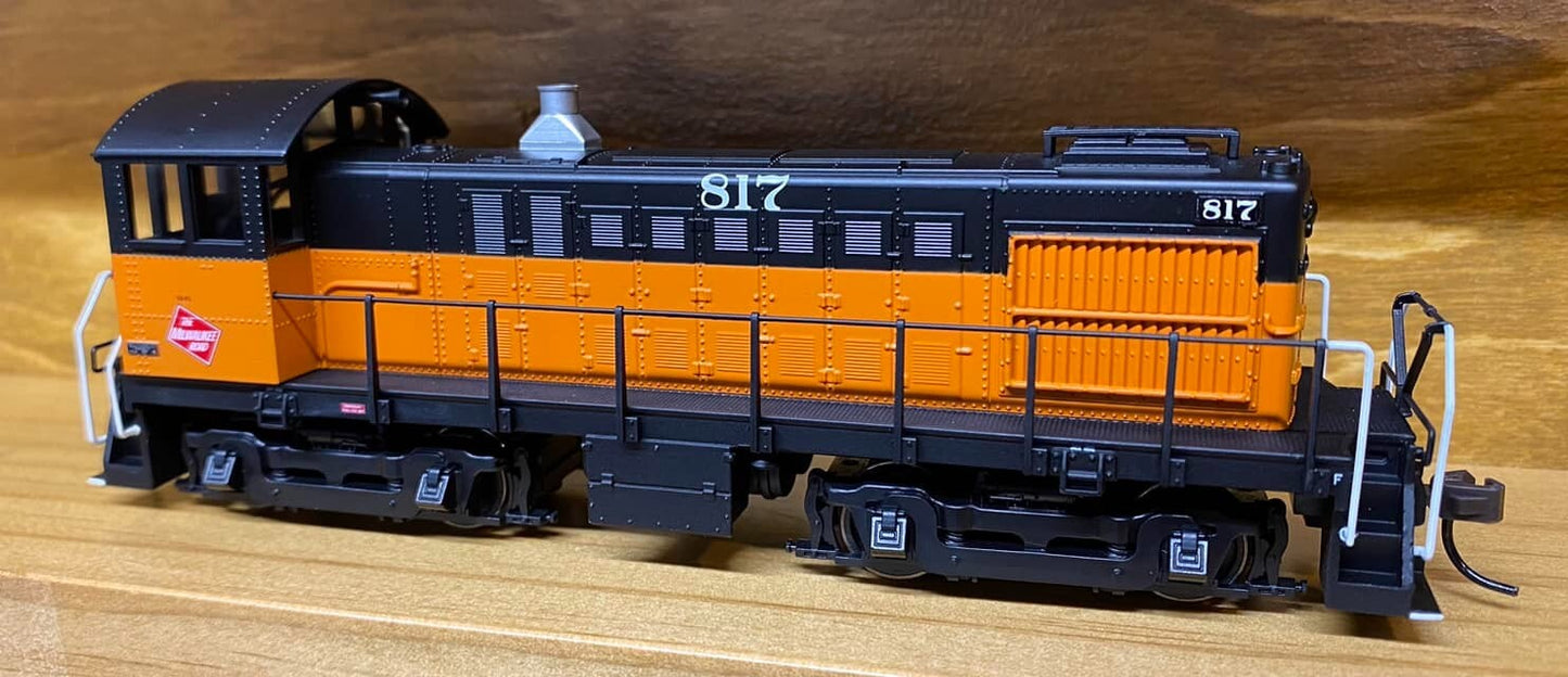 Atlas HO scale model locomotive - Atlas Alco S4 Milwaukee Road #817 HO SCALE