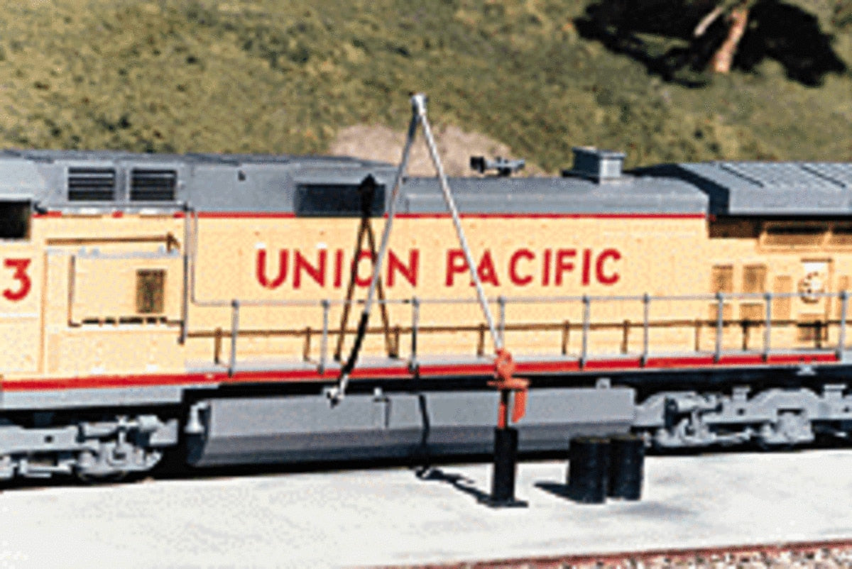 American Limited HO 147-5200 Scenery Snyder Diesel Fuel Crane - Kit - pkg(2)