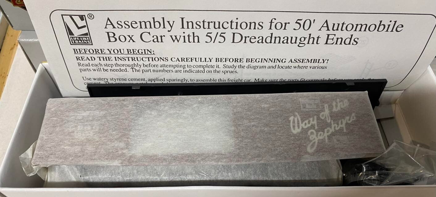 Proto 2000 HO scale model boxcar - Proto 2000 50' Automobile Boxcar Burlington #48154 HO Scale Kit