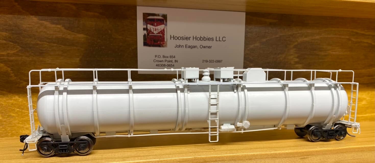 HO scale model tank car - Broadway Ltd. Cryogenic Tank Car White Unlettered HO SCALE SOLD OUT!