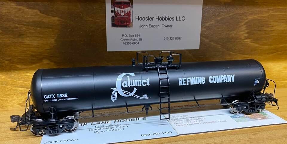 Atlas HO scale model tank car - Atlas GATX 20.7k gallon Tankcar Calumet Refining Company #11829 HO SCALE