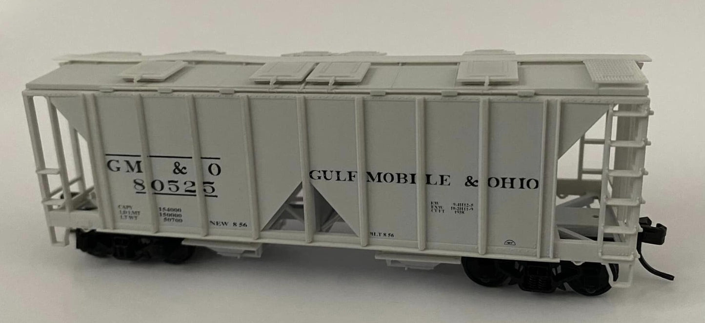 Bowser HO scale model covered hopper - Bowser ACF 70ton 2-bay Covered Hopper Gulf Mobile & Ohio #80525 HO Scale