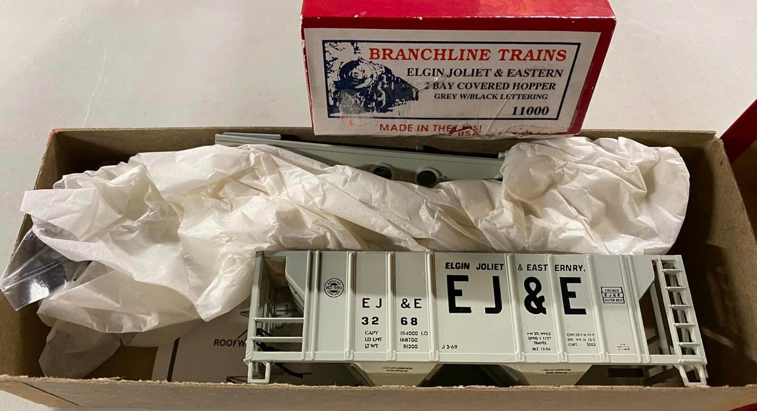 Branchline HO scale model freight car - Branchline Trains 34' cov hpr Elgin Joliet & Eastern #3268 !