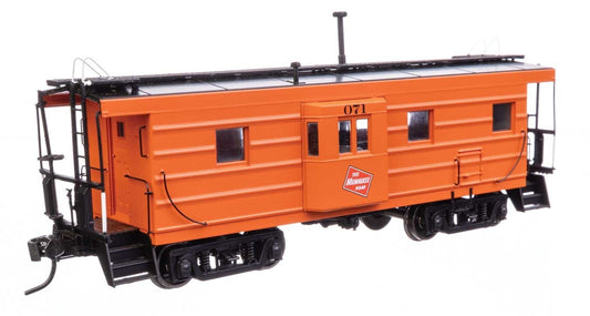 Walthers HO scale model caboose - Walthers Bay Window Rib Side Caboose Milwaukee Road #071