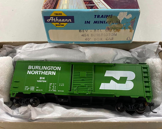 HO scale model boxcar - Athearn/Bev-Bel 40' boxcar Burlington Northern !