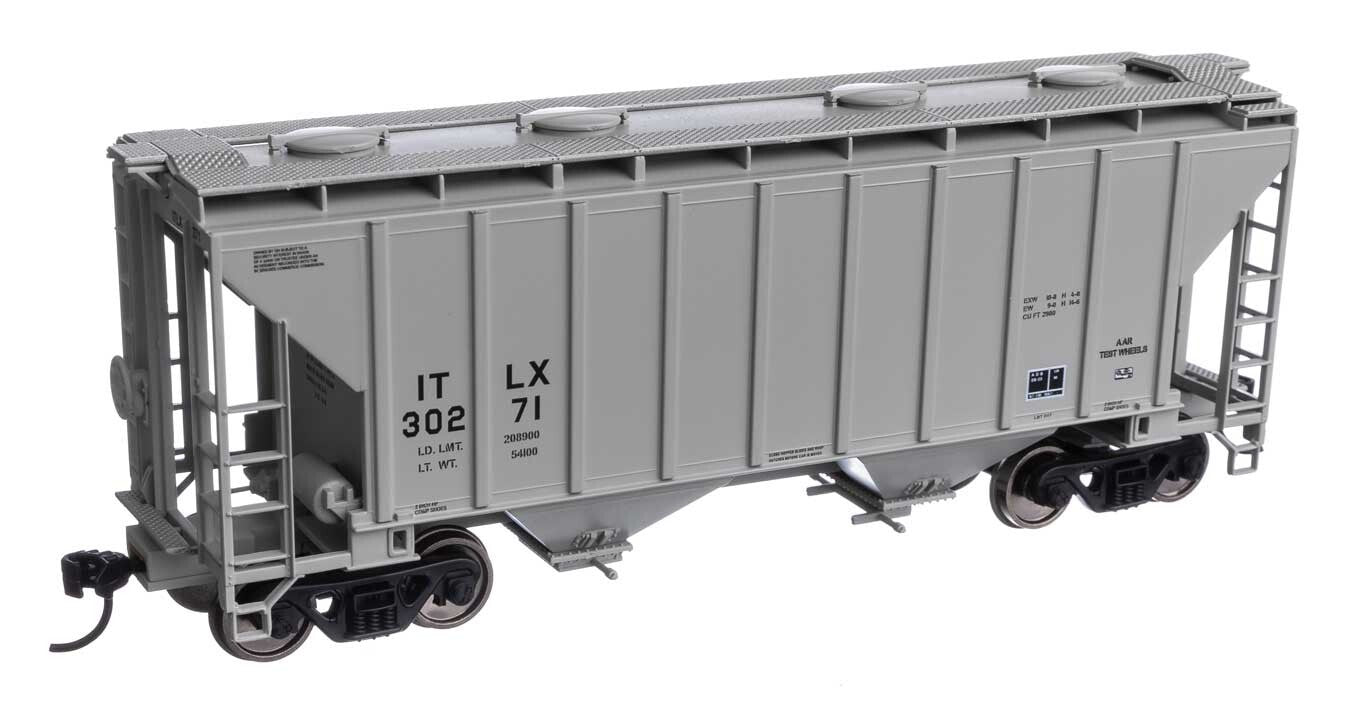 Walthers HO scale model covered hopper - Walthers 37' 2-bay Covered Hopper GE Leasing ITLX #30194