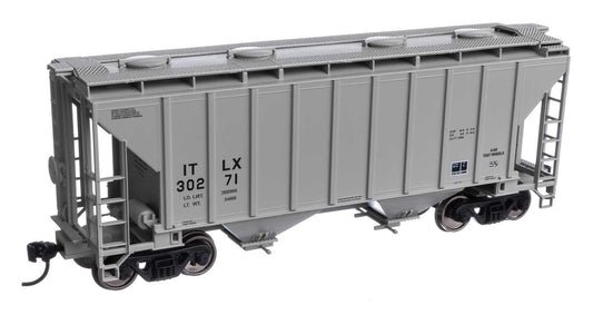 Walthers HO scale model covered hopper - Walthers 37' 2-bay Covered Hopper GE Leasing ITLX #30194