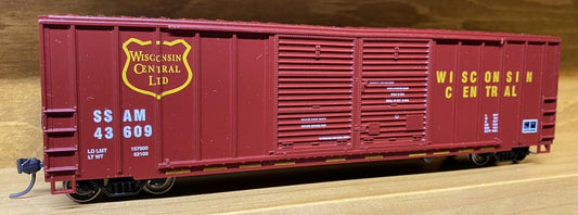 HO scale model boxcar - MDC/Roundhouse 50' boxcar Wisconsin Central #43609 HO Scale !