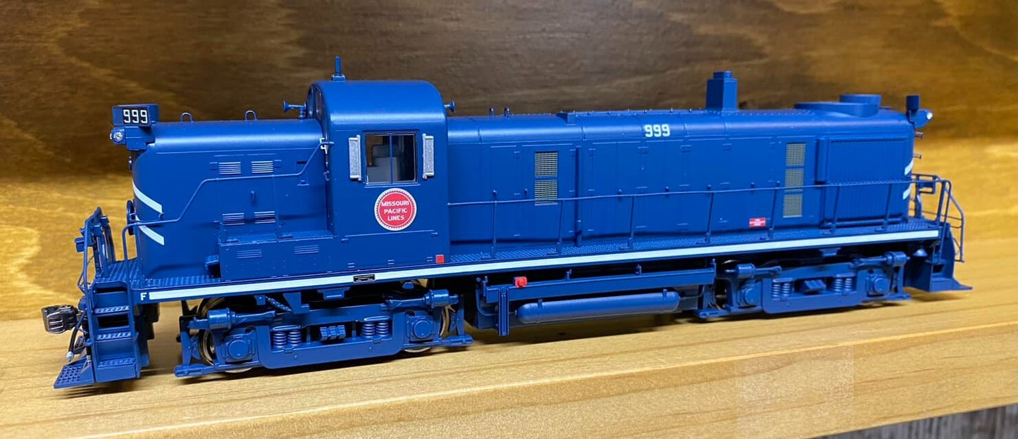 Bowser HO scale model locomotive - Bowser RS3 Missouri Pacific #999 (DC version)