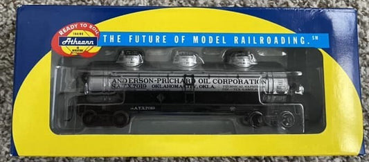Athearn HO scale model tank car - Athearn 40 Triple Dome Tankcar Anderson-Prichard 7019 HO Scale