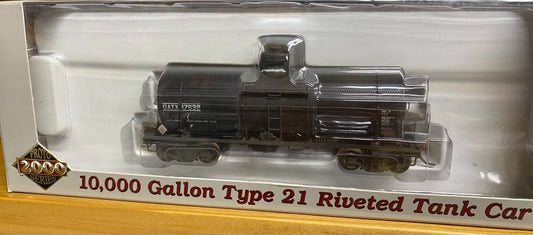 Proto 2000 HO scale model tank car - Proto 2000 10,000 gallon tankcar GATX #17632 Weathered HO Scale
