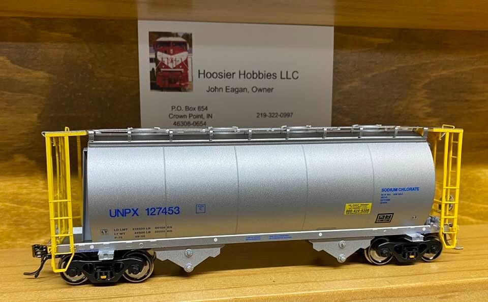 Rapido HO scale model covered hopper - Rapido Procor UNPX 3000cf aluminum covered hopper car HO Scale