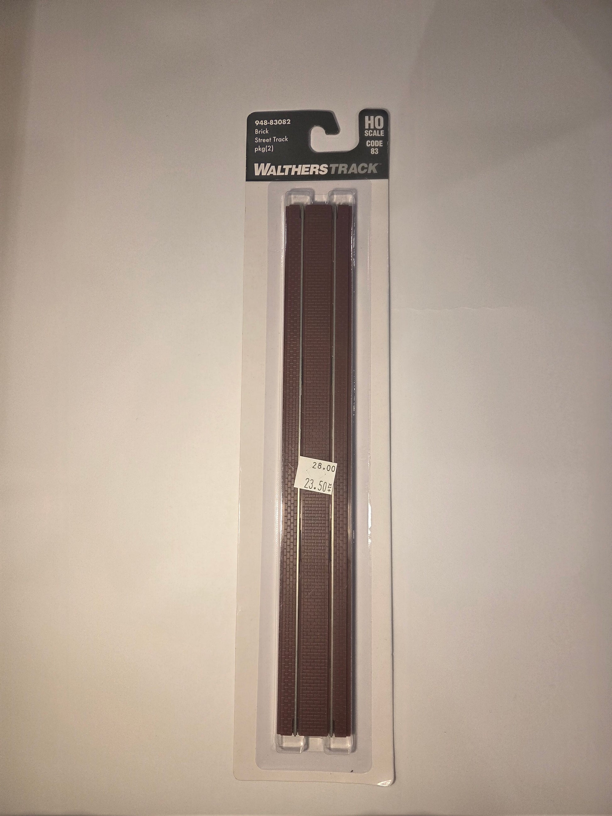 Walthers HO Scale Brick Street Track (pack of 2)