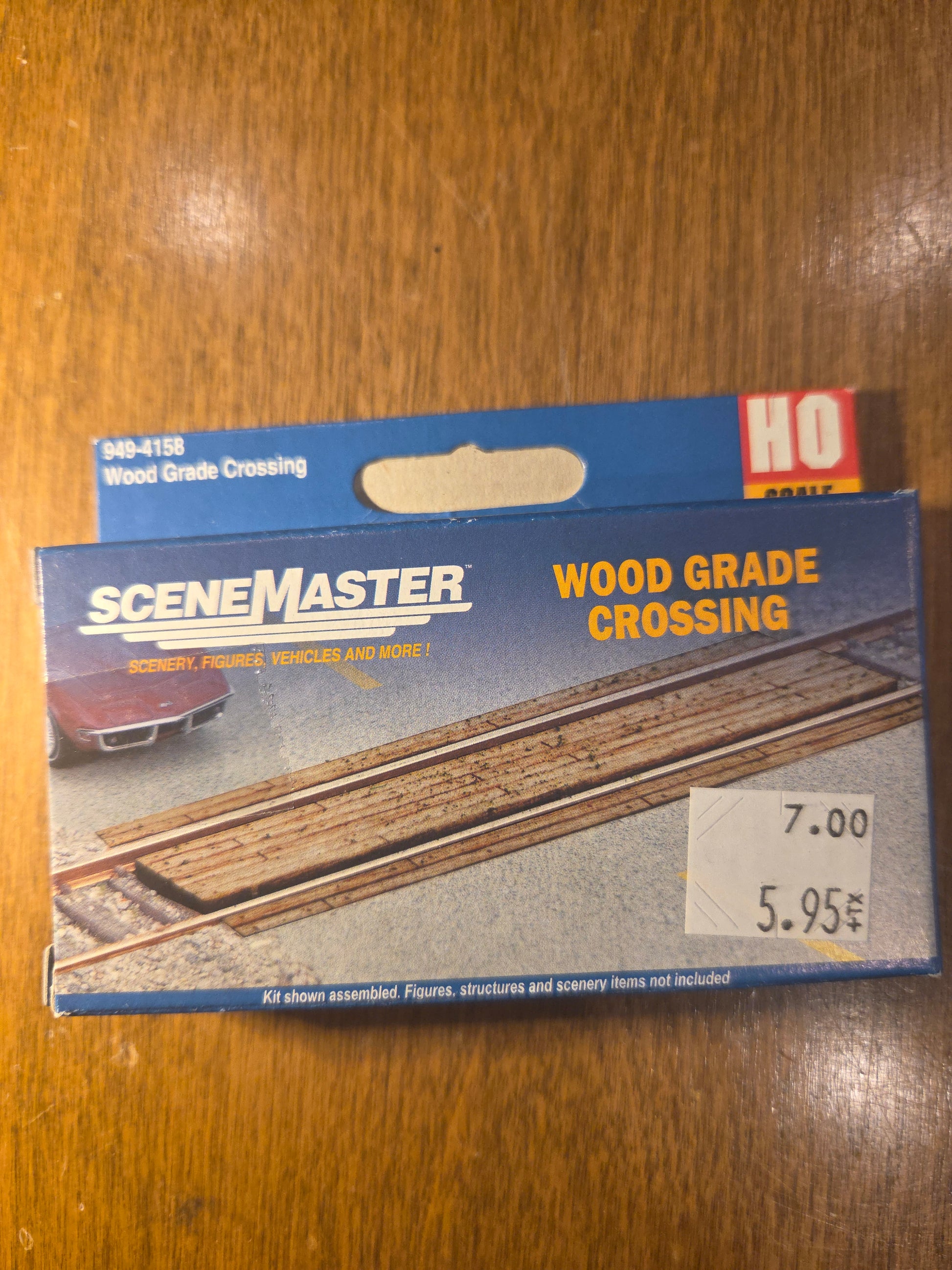 Walthers SceneMaster HO Scale Wood Grade Crossing -- Laser-Cut Wood Kit - Single