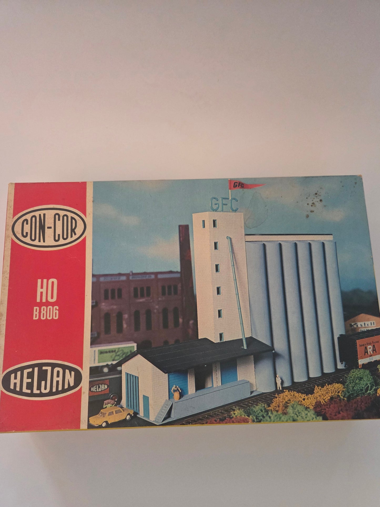 Heljan HO Scale Structure Con-Cor B806 HO GFC Heljan Corn Silo Building Kit
