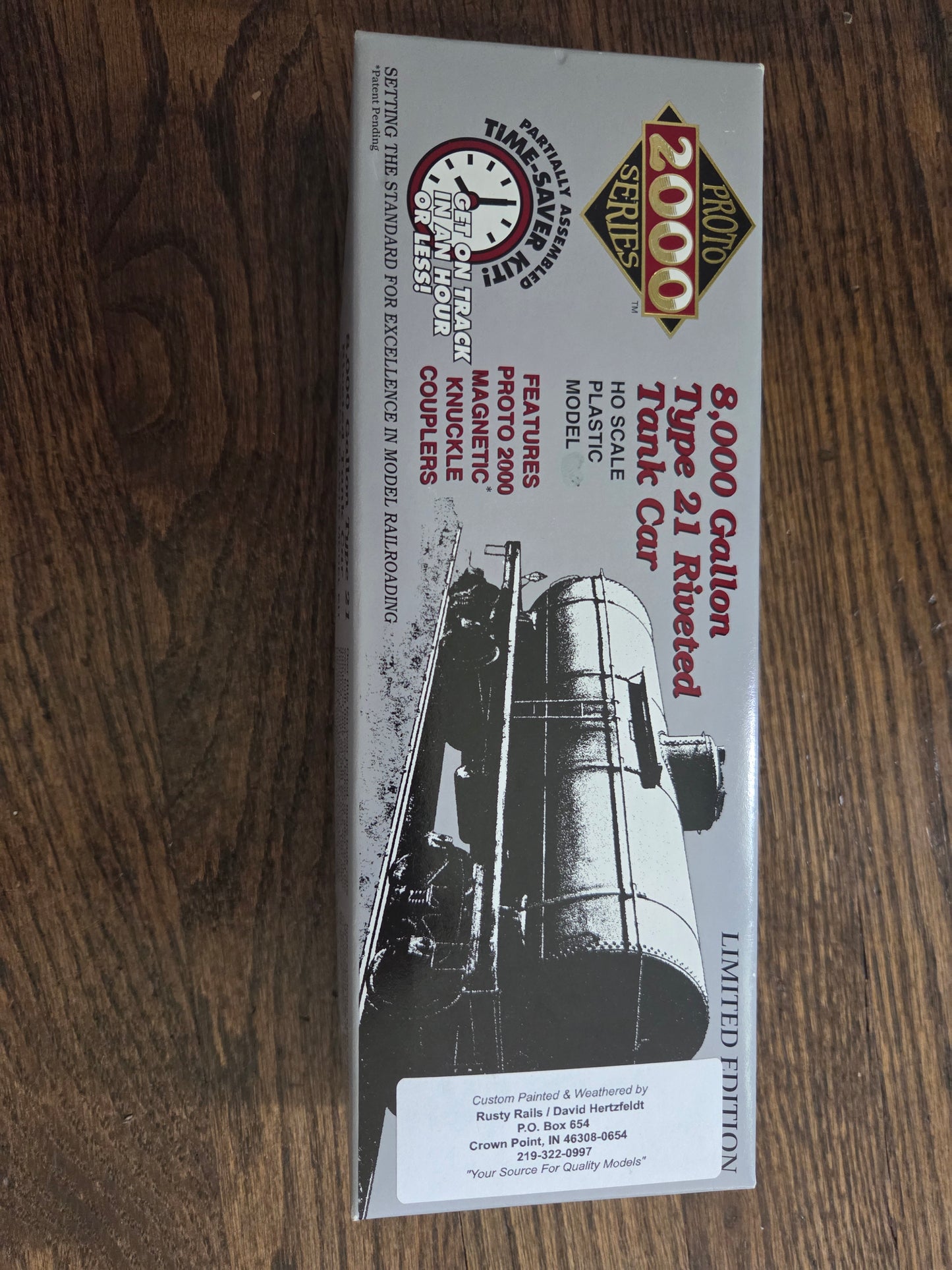 Walthers HO 30678 Tank Car 8,000 gallon tank car built and weathered GATX #15409