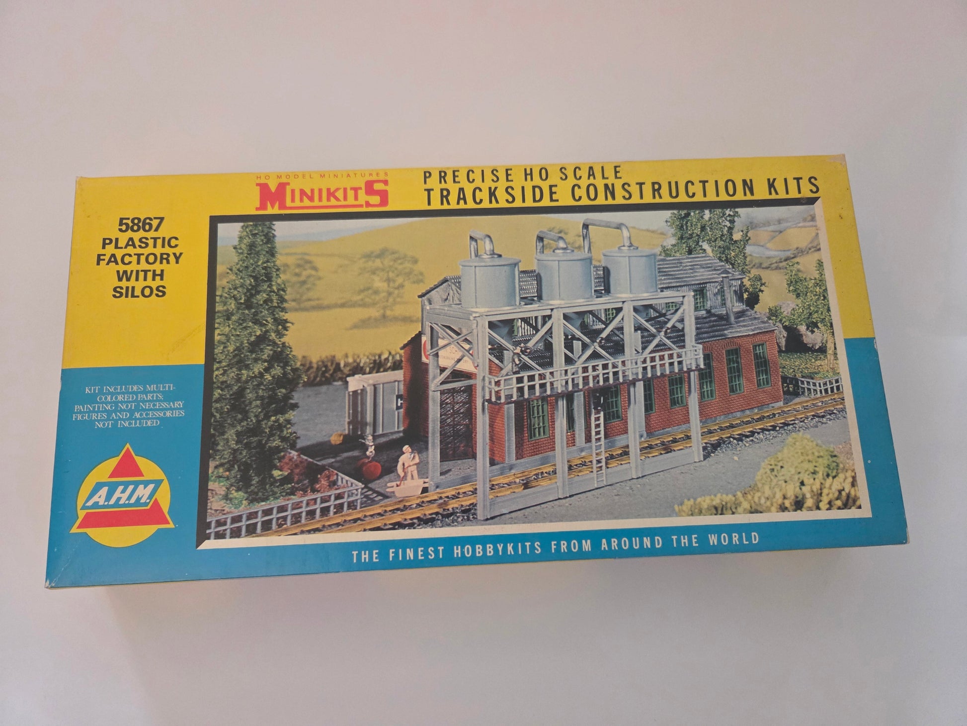 AHM HO Scale 5867 Structure 5867 HO Plastic Factory With Silos Kit ...