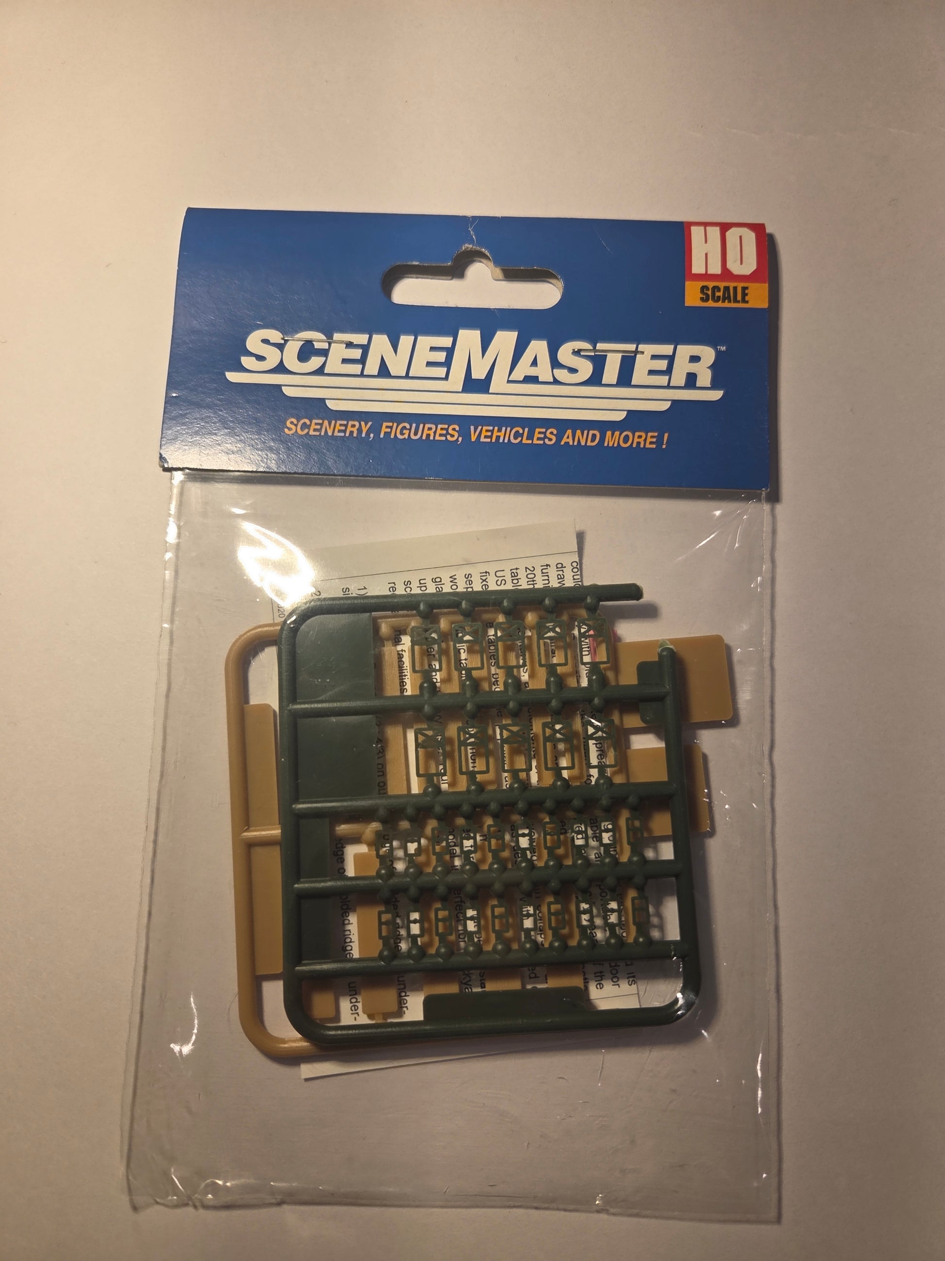 Walthers HO Scale Picnic Tables