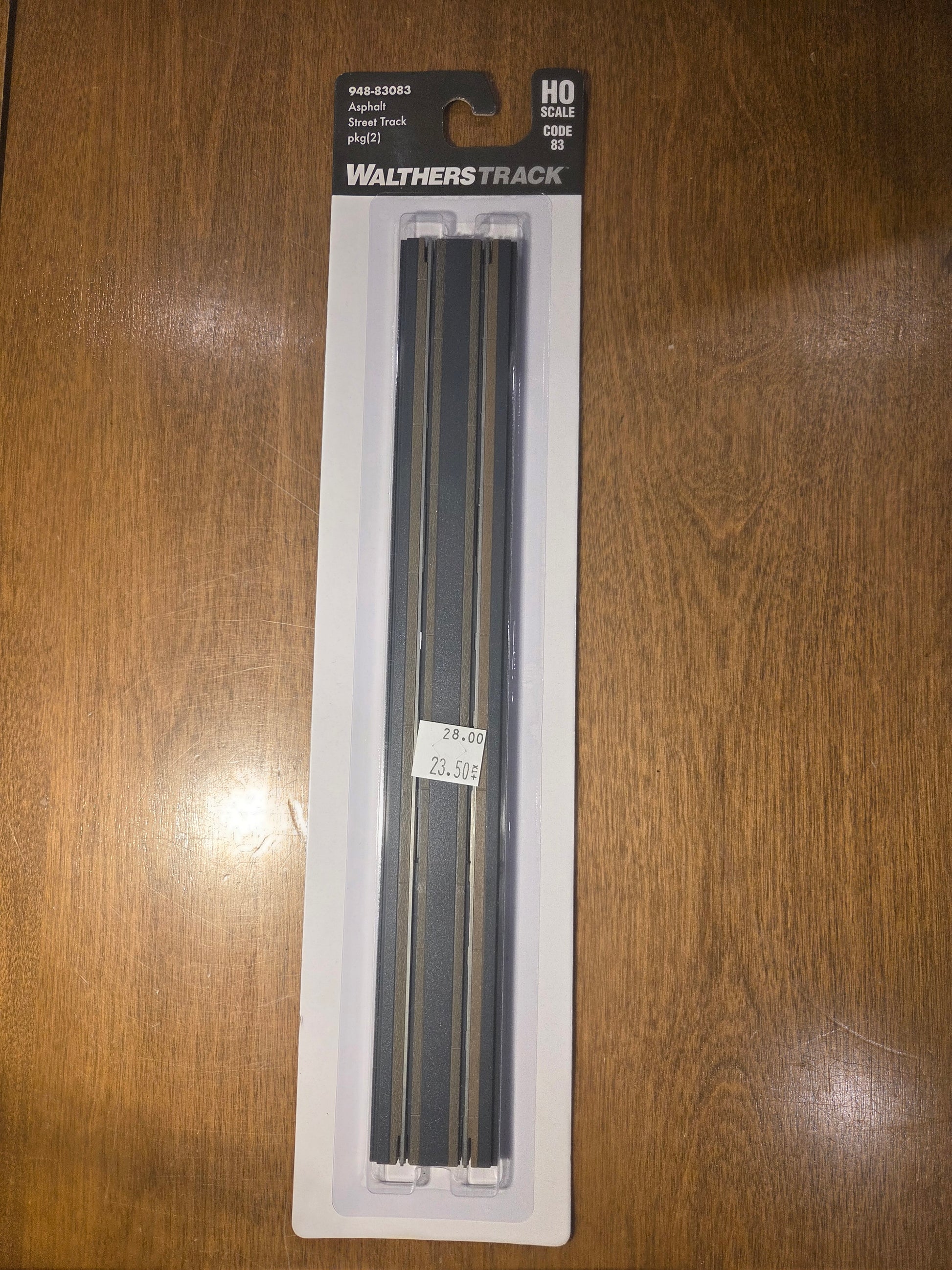 Walthers HO Scale Asphalt Street Track (pack of 2)