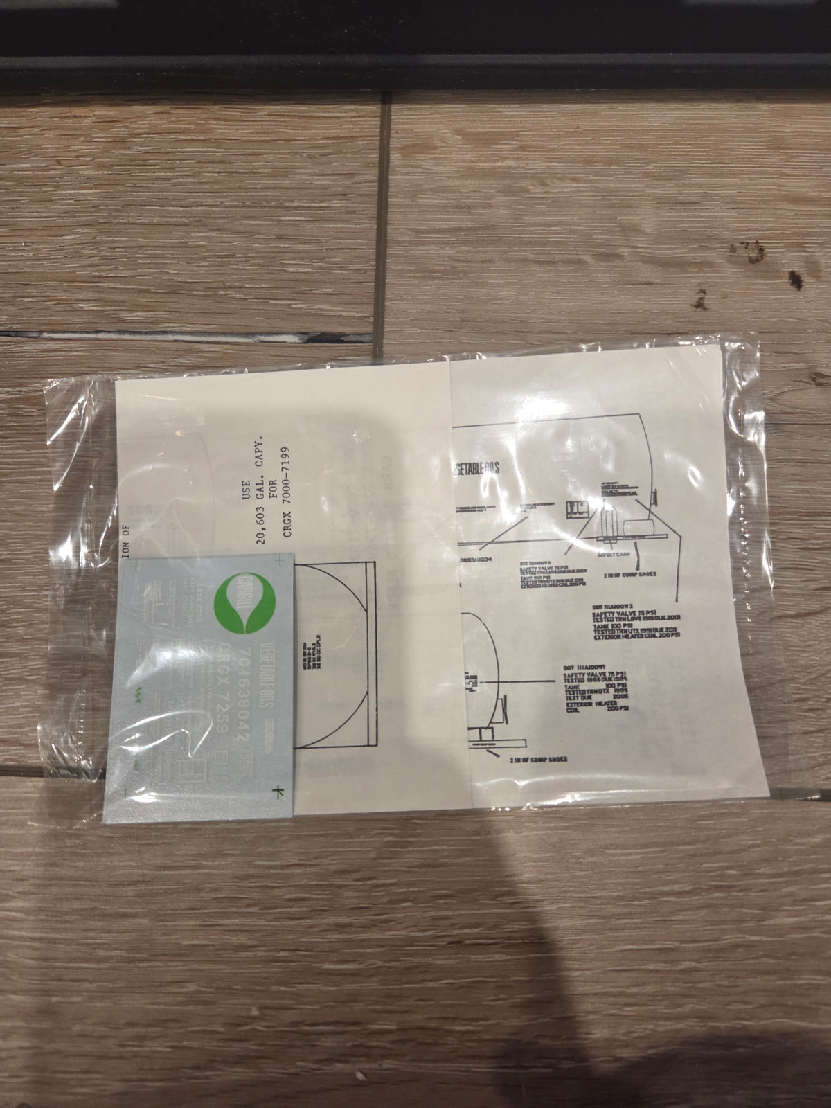 Athearn HO 1520 62' tankcar kit and Cargill decals CRGX Kit Out of Production