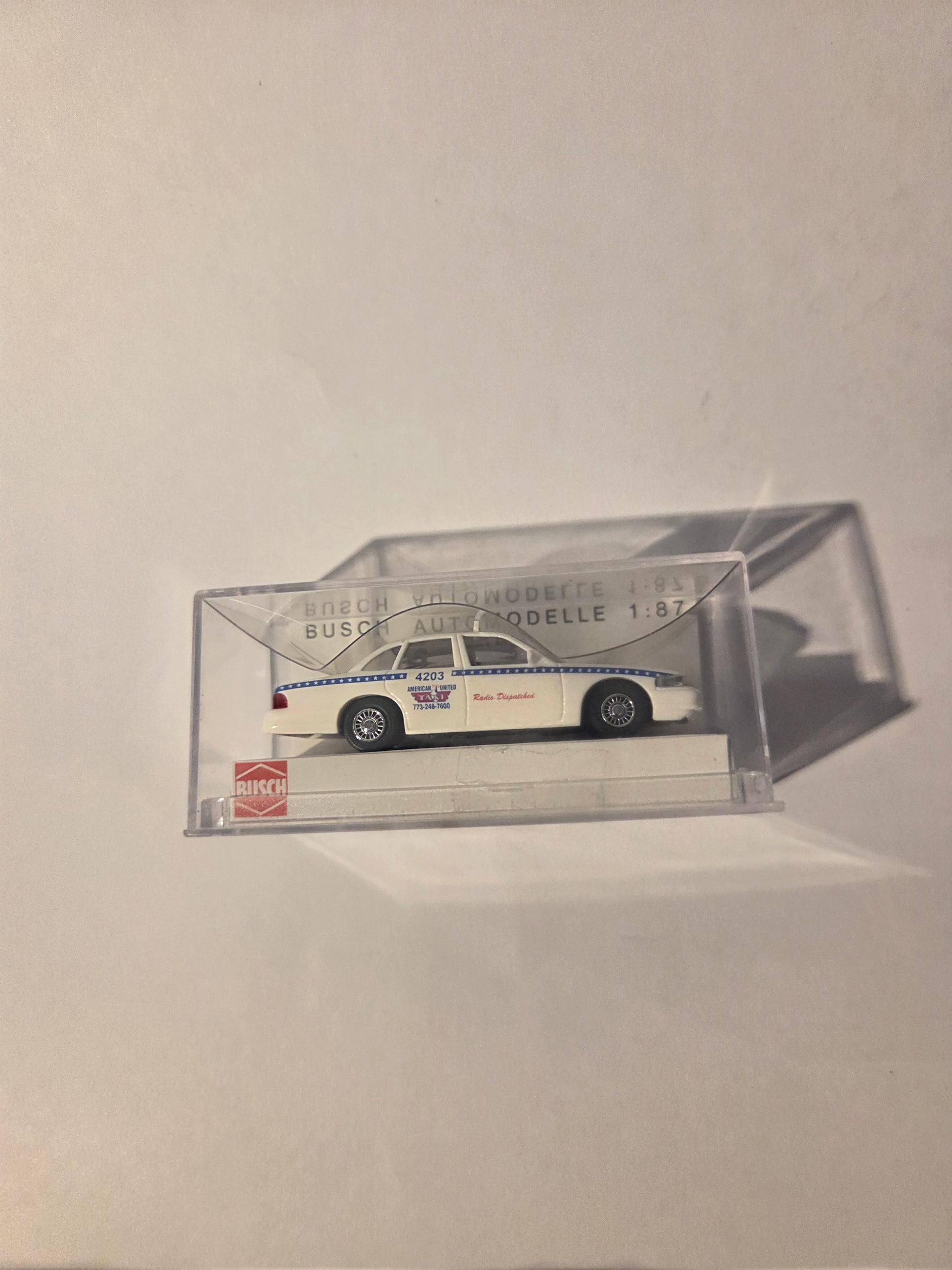 HO scale model railroad Vehicle - Busch HO 49009 Vehicle American Automobiles - Taxis -- Ford Crown Victoria American United Taxi (white)