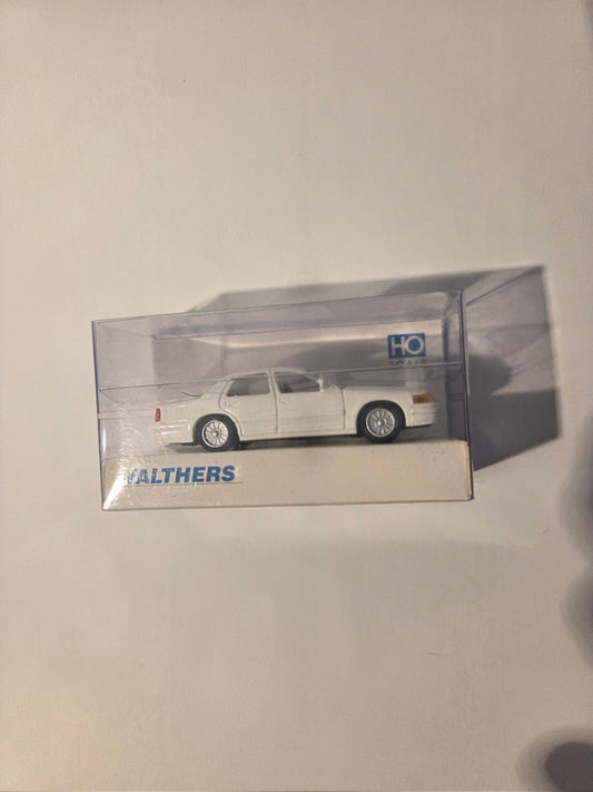 HO scale model railroad Vehicle - Walthers HO 933-1240 Vehicle 1998 Crown Victoria 4-Door Sedan - Assembled White