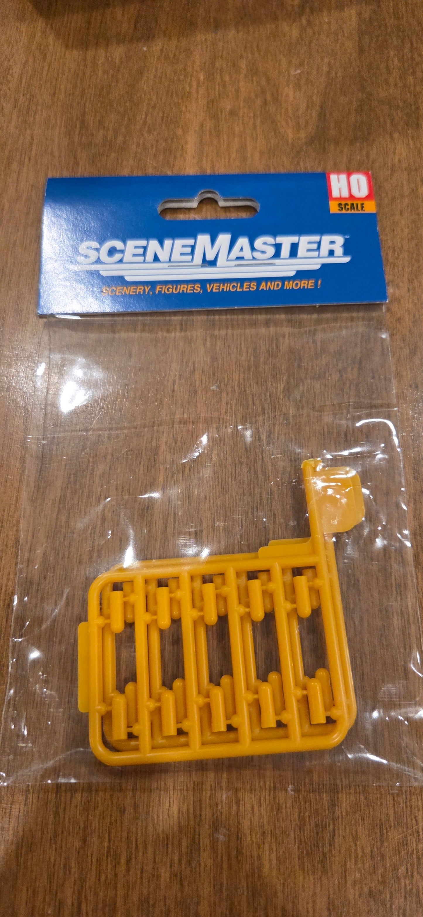 Walthers HO Scale Safety and Security Posts (20 pack)