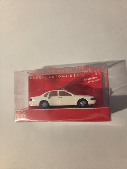 HO scale model railroad Vehicle - Busch HO 9209 Vehicle 1995 Chevrolet Caprice Sedan - Assembled White